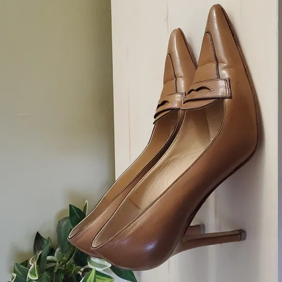 Valentino Garavani | Tan Leather Heeled Loafers Sz 37