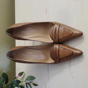 Valentino Garavani | Tan Leather Heeled Loafers Sz 37