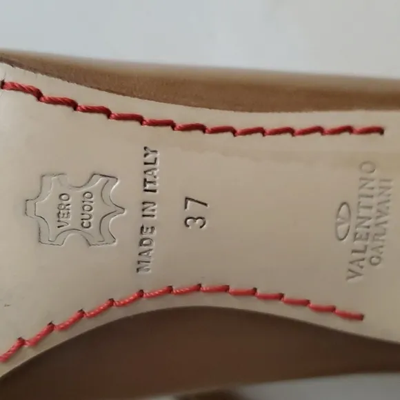 Valentino Garavani | Tan Leather Heeled Loafers Sz 37