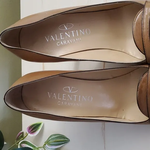 Valentino Garavani | Tan Leather Heeled Loafers Sz 37