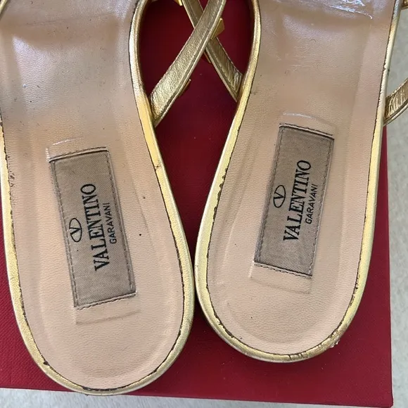 Valentino Rockstud Flat Sandals Gold sz 39.5