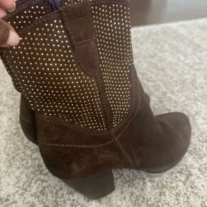 Vaneli Brown Suede Studded Ankle Boots 7