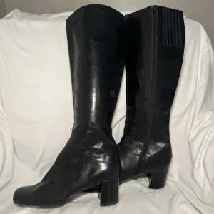 Vaneli Women's Leather Tall Boots Black Size 7.5 Block Heel Classic Side Zip