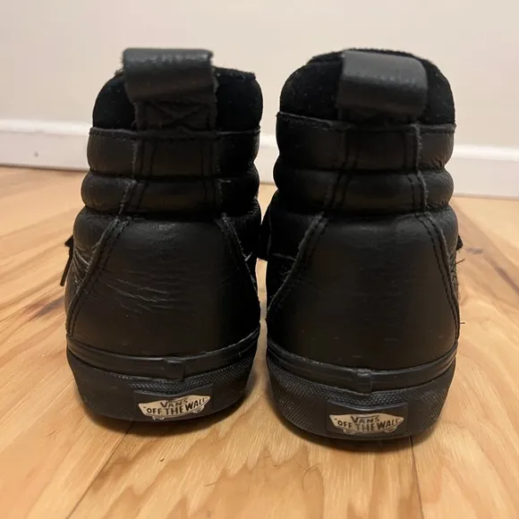 Vans All Black Leather Sk8-Hi MTE High Top Sneakers Men’s Size 9