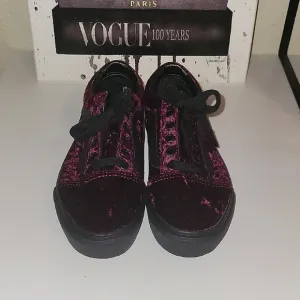 Vans Burgundy Sneakers with Vibrant Style
