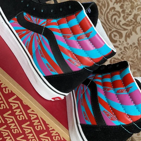 Vans Sk8-Hi Retro Mart Black/True White WMNS