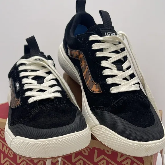 Vans WMNS Black and Brown Sneakers Ultrarange ExoPatent Leopard BlkVN0A4UWMBM8