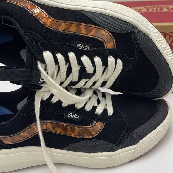 Vans WMNS Black and Brown Sneakers Ultrarange ExoPatent Leopard BlkVN0A4UWMBM8