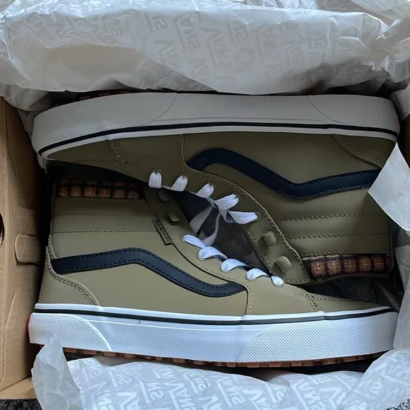 Vans youth 4 Olive and Black Sneakers