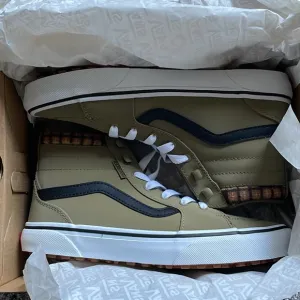 Vans youth 4 Olive and Black Sneakers