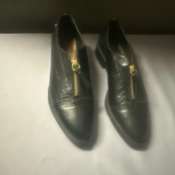Velez men  Mirtad Black Front  Gold Zip. Size 39 Black