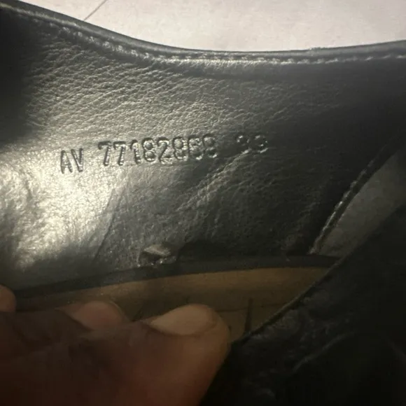 Velez men  Mirtad Black Front  Gold Zip. Size 39 Black