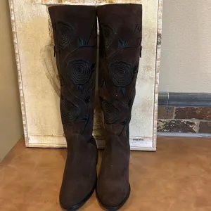 VERO CUIO Brown&amp; Black Suede Tall Boots with Black Embroidered Roses  Women’s 5