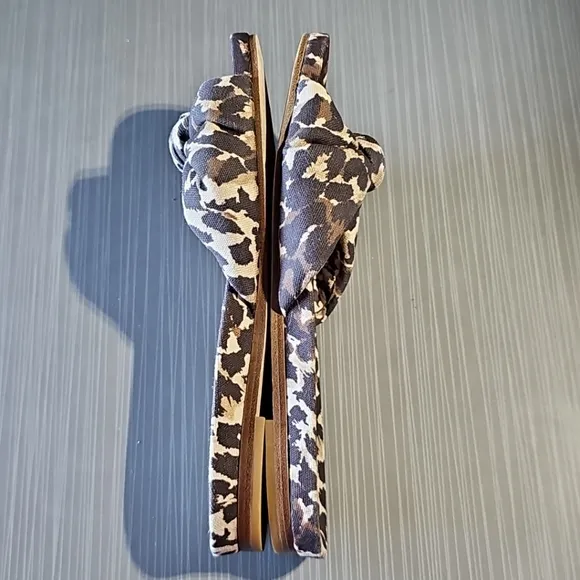 Veronica Beard Women’s Etra Leopard-Print‎ Knot Flat Sandals size 7.5M NWOT $275