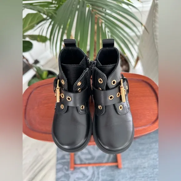 VERSACE Baby Girls Golden Buckle Boots in Black - size EUR22/US6