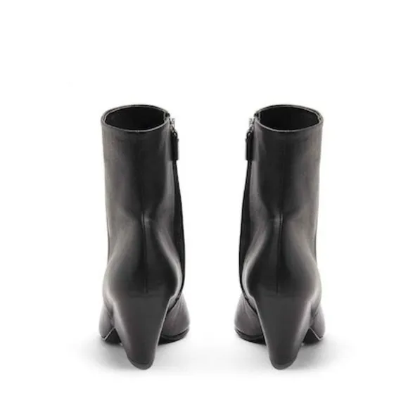 Vic Matie Black Leather Ankle Boots with Shell-Sha