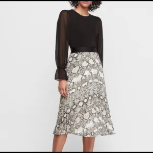 Victorias Secret Snake print skirt