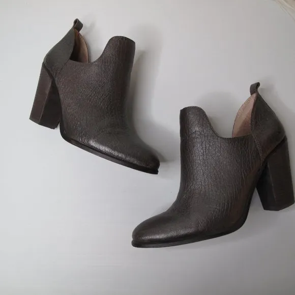 VINCE CAMUTO Federa Boots in Gunmetal