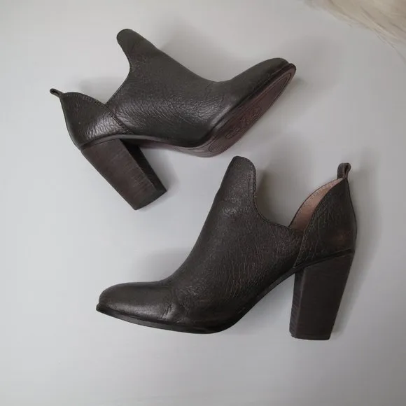 VINCE CAMUTO Federa Boots in Gunmetal