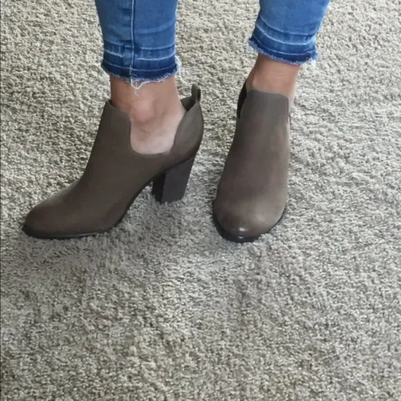 VINCE CAMUTO Federa Boots in Gunmetal