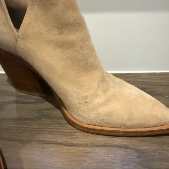 Vince Camuto Gigietta Suede Block Heel Bootie | Size 6.5