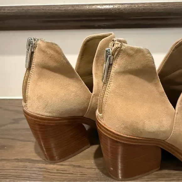 Vince Camuto Gigietta Suede Block Heel Bootie | Size 6.5