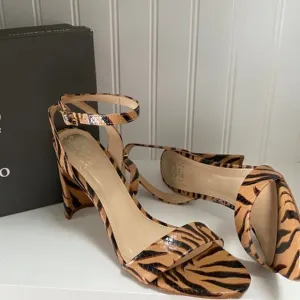 Vince Camuto Womens Kresseya Faux Leather Animal Print Heel Sandals Size 8M