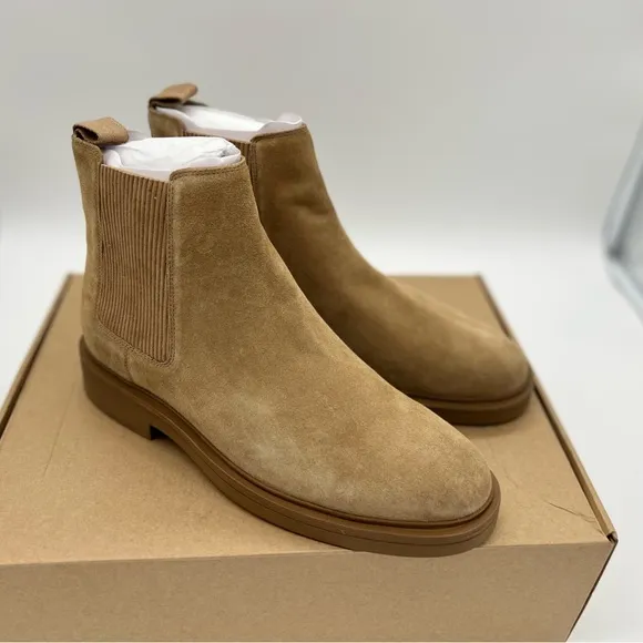 Vince Mens Erik Chelsea Boot Camel Beige Suede 10 M