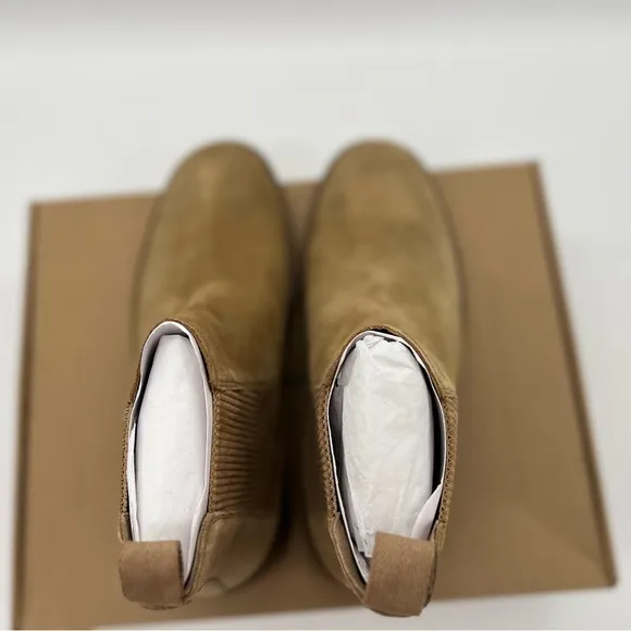 Vince Mens Erik Chelsea Boot Camel Beige Suede 10 M