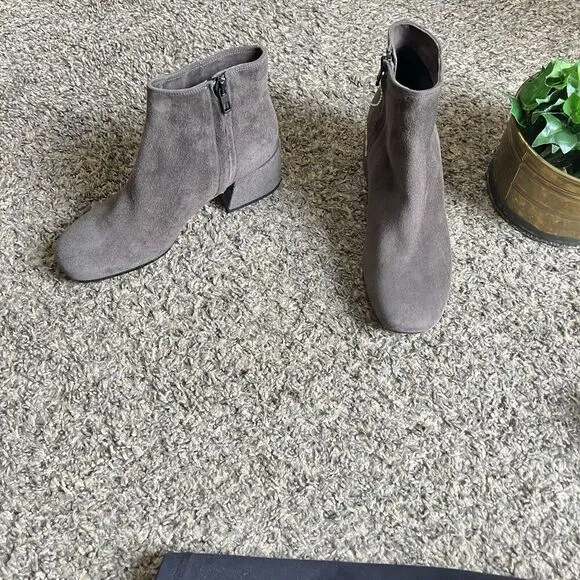 Vince Ostend Suede Leather Ankle Booties Boots 5.5 M Gray Low Block Heel New
