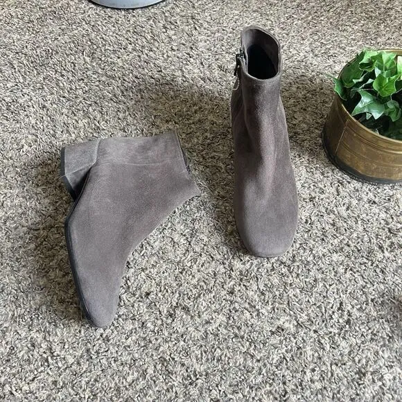 Vince Ostend Suede Leather Ankle Booties Boots 5.5 M Gray Low Block Heel New