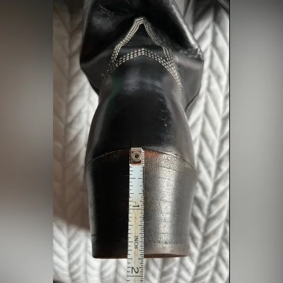 Vintage (80s) women’s custom lucchese classic riding boots