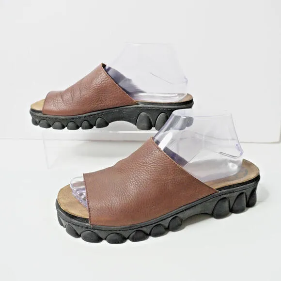 Vintage 90s Y2K Brown Leather Lug Sole Slip On Chunky Sandals Shoes Womens 8.5
