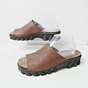 Vintage 90s Y2K Brown Leather Lug Sole Slip On Chunky Sandals Shoes Womens 8.5