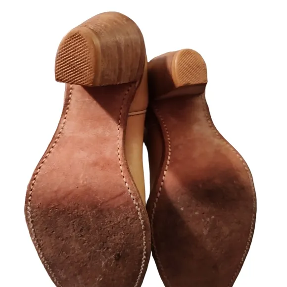 Vintage Acme Women's Tan Cowgirl Western Boots With Stacked Wooden Heel Size 6.5