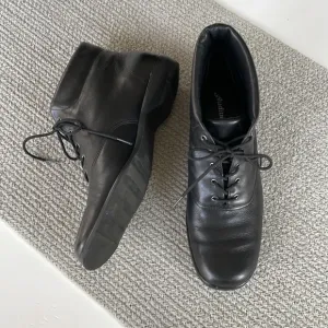 Vintage Auditions Black Leather Lace Up Bootie Ankle Boots Size 9.5N