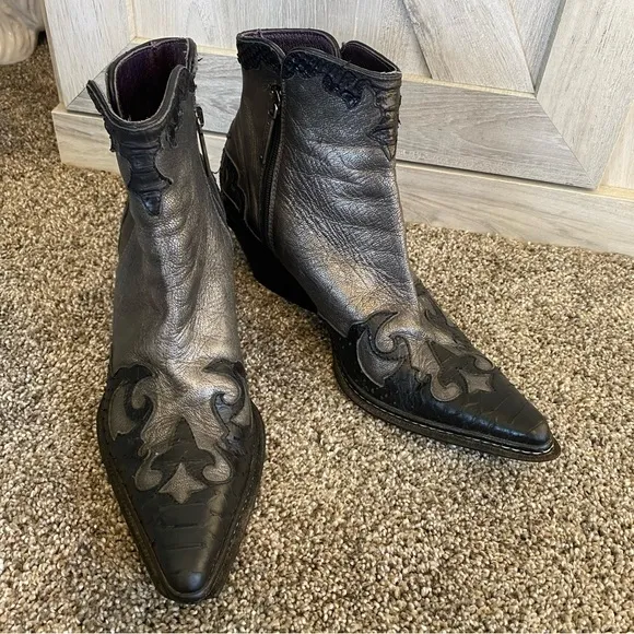 Vintage Donald Pliner Cowboy Boots Silver Black Ankle Bootie Shootie 5.5