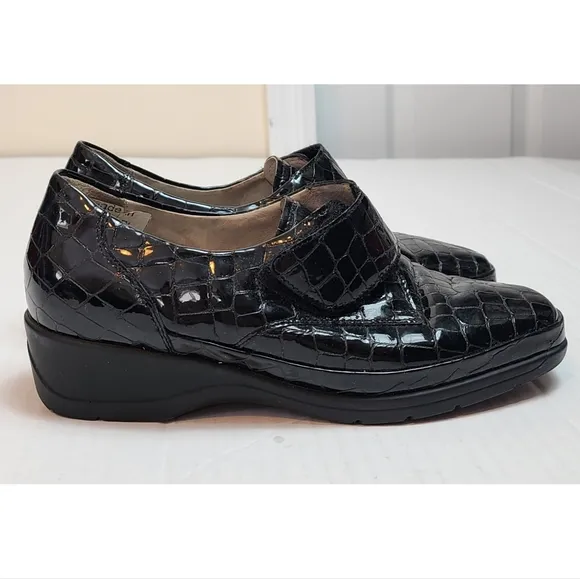 VINTAGE Genuine Patent Leather Retro Loafers