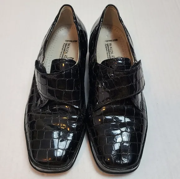 VINTAGE Genuine Patent Leather Retro Loafers