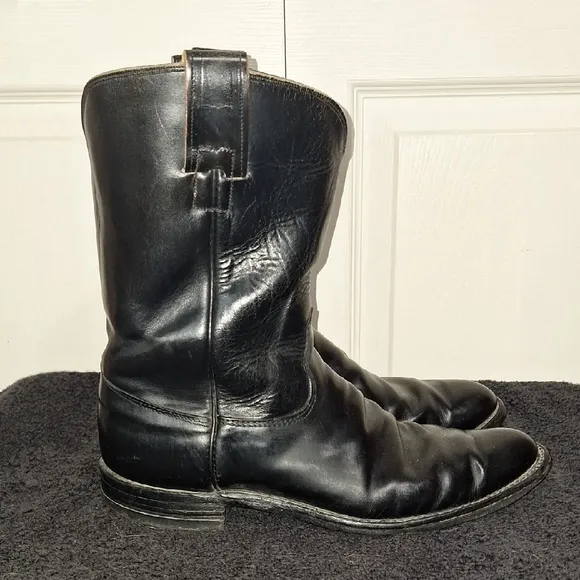 Vintage HYER Classic Black Western Cowboy Boots with Smooth Polished Finish -10C