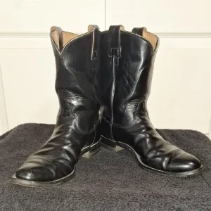 Vintage HYER Classic Black Western Cowboy Boots with Smooth Polished Finish -10C