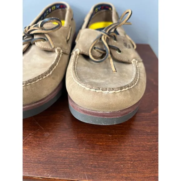 Vintage Men's Timberland Brown leather loafers