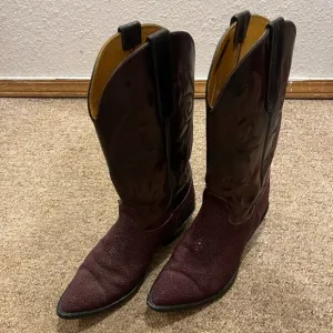 Vintage Navona Black Cherry Leather‎ Western Cowboy Boots