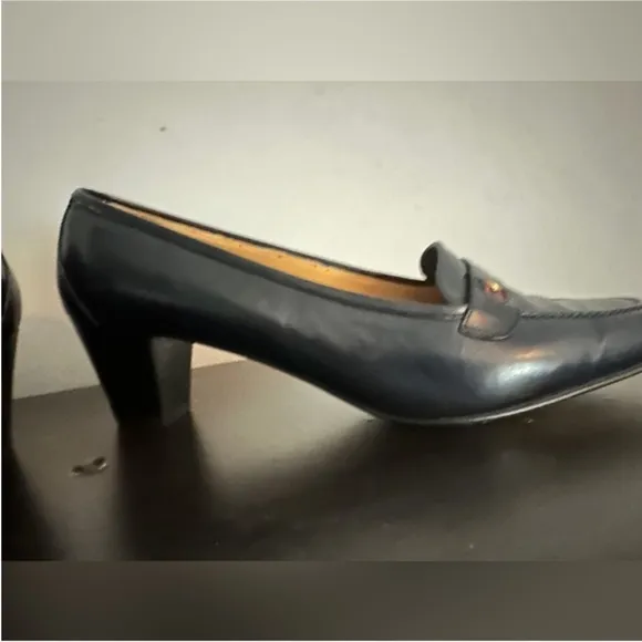 Vintage Navy Blue Low Heel Loafer Size 10.5.