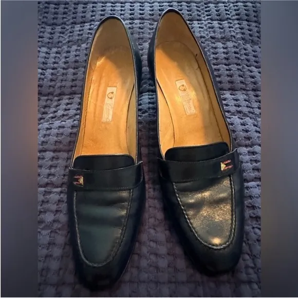 Vintage Navy Blue Low Heel Loafer Size 10.5.