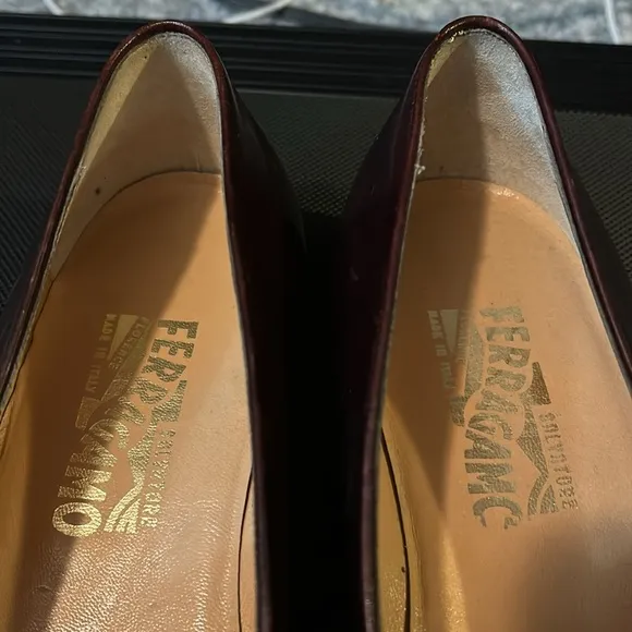 Vintage Salvatore Ferragamo Croc Embossed Burgundy Leather Tassel Penny Loafers