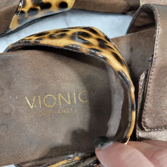 Vionic 8 Women Orthaheel Animal Leopard print sandals