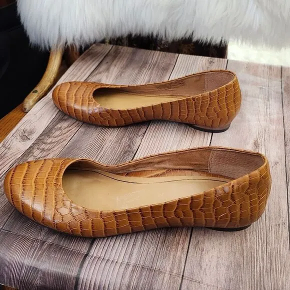 Vionic Hannah Croc orthaheel camel/tan classic casual flats loafers sz 9.5