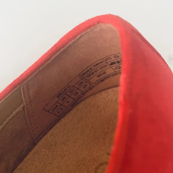 Vionic Suede Leather Loafers Women Size 7.5 Red Casual Outdoor Comfy