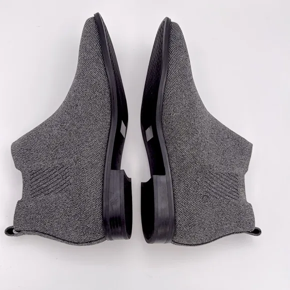 VIVAIA NWOT women’s Ryan Pro square toe water Repellent ankle boots slip on knit